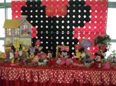 Decoração tradicional com painel de bexigas
